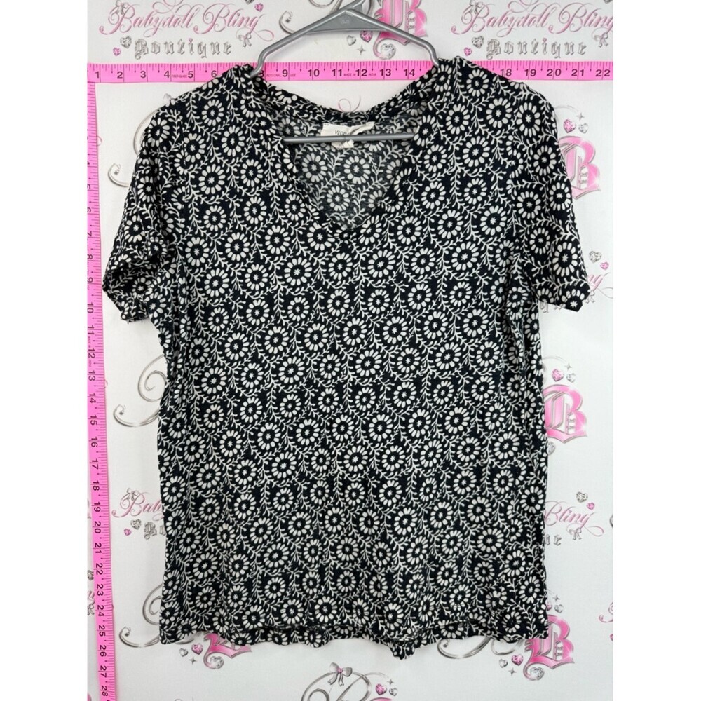 Workshop Republic floral top Clothing Black White Floral Medallion V-Neck Tee